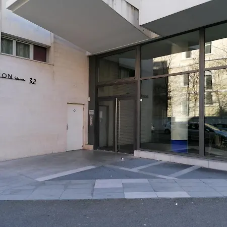 Apartamento La Major, T2 Standing Avec Parking *